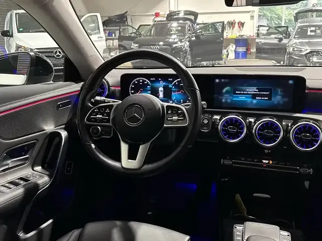 Mercedes-Benz CLA 180