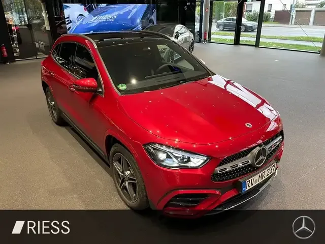 Mercedes-Benz GLA 250