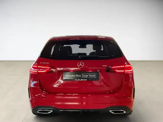 Mercedes-Benz B 200