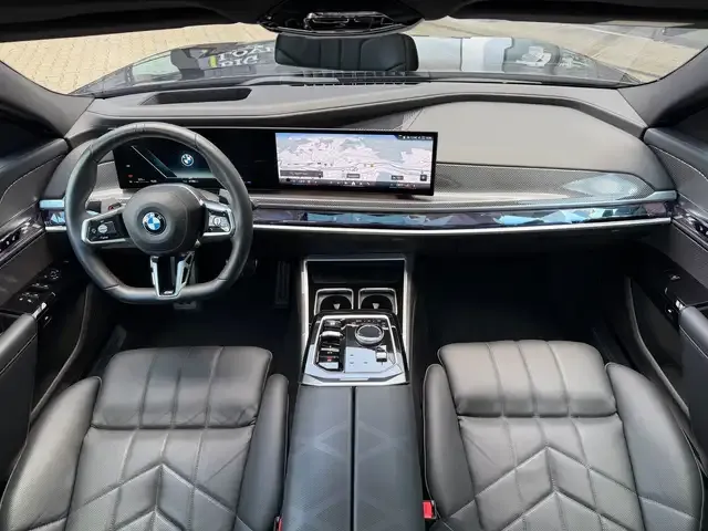 BMW 740