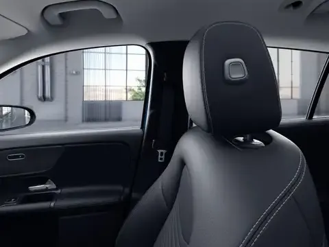 Mercedes-Benz GLA 220