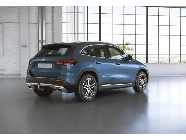 Mercedes-Benz GLA 220