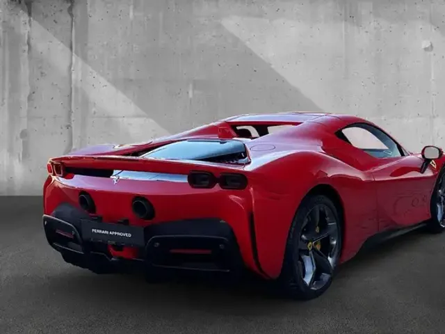 Ferrari SF90 Spider