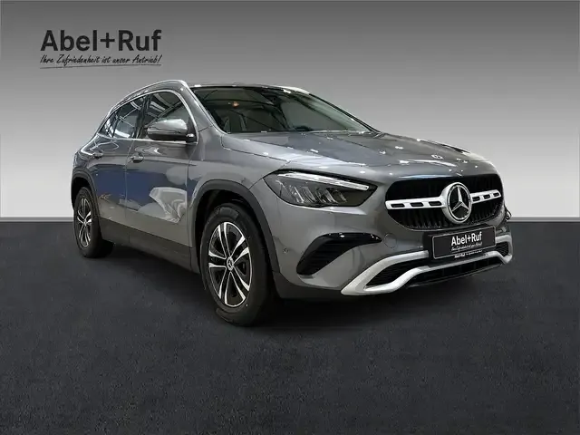Mercedes-Benz GLA 200
