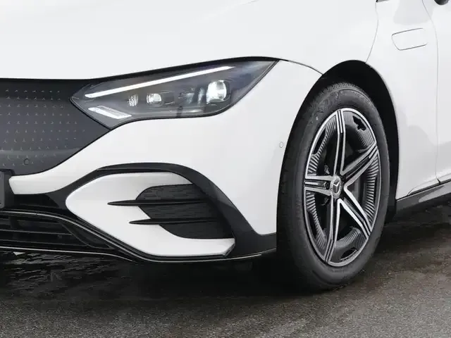 Mercedes-Benz EQE 300