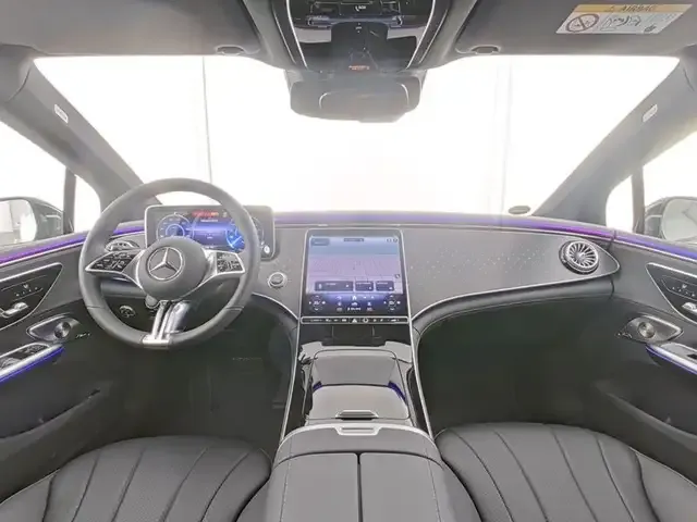Mercedes-Benz EQE 300