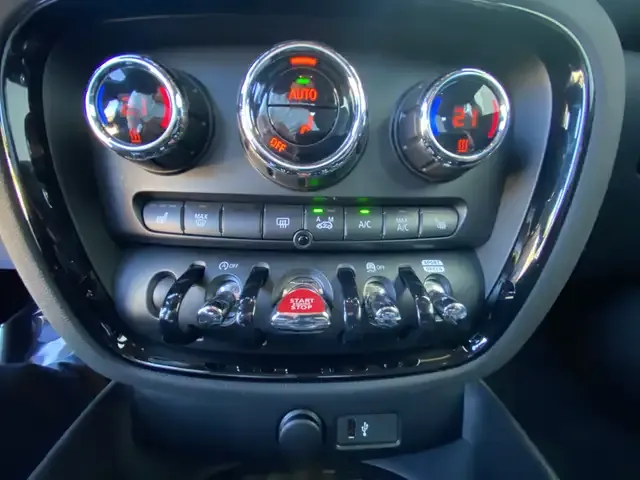 MINI Cooper Clubman