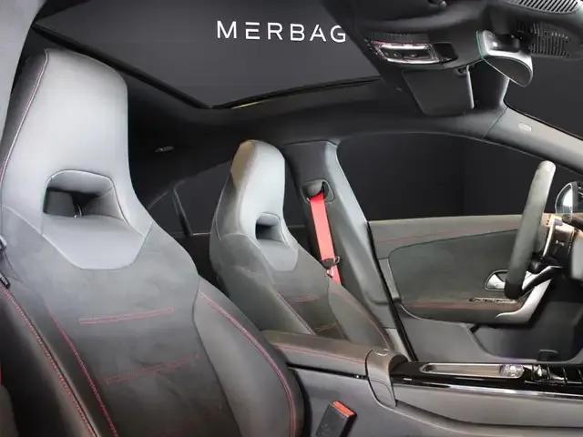 Mercedes-Benz CLA 45 AMG