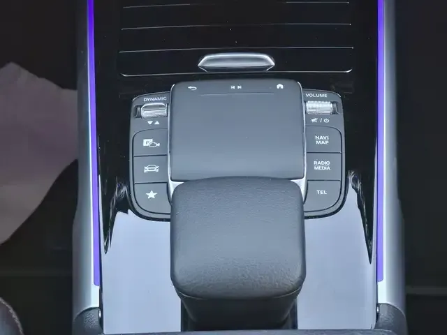 Mercedes-Benz EQB 300