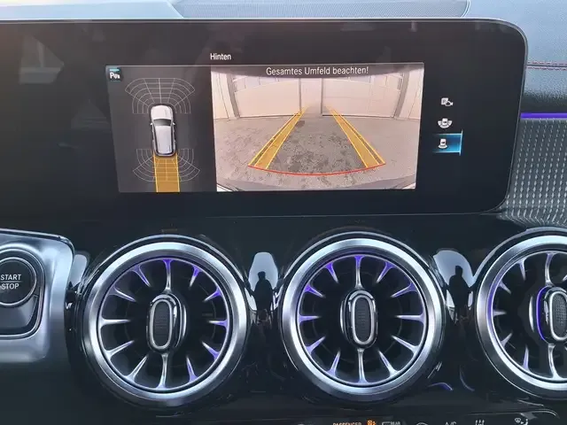 Mercedes-Benz EQB 300