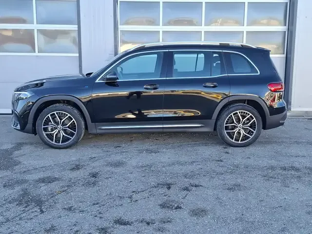 Mercedes-Benz EQB 300