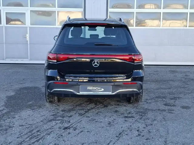 Mercedes-Benz EQB 300