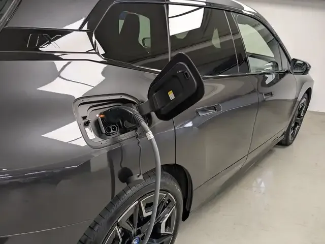 BMW iX