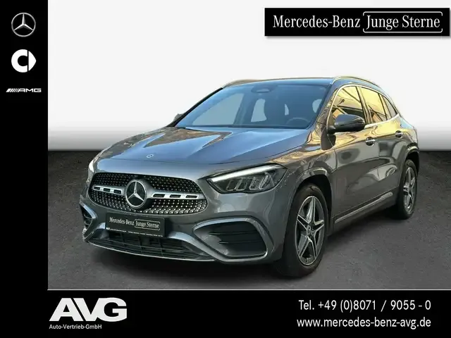 Mercedes-Benz GLA 220
