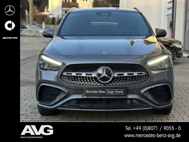 Mercedes-Benz GLA 220