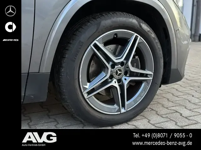 Mercedes-Benz GLA 220