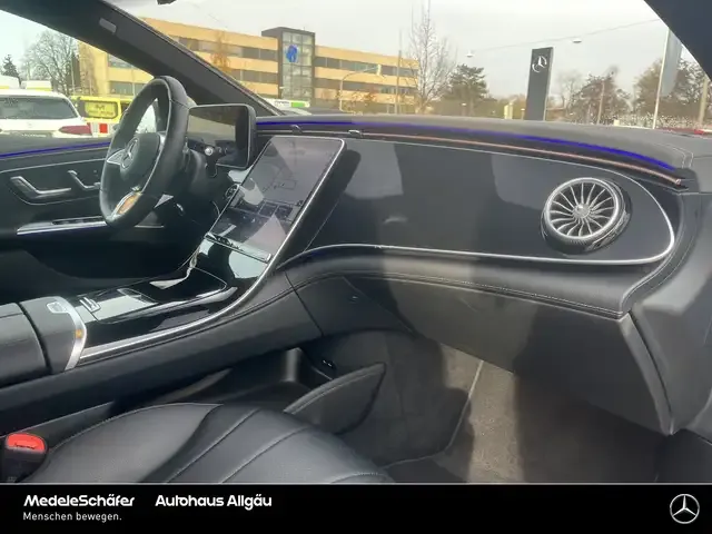 Mercedes-Benz EQE 300