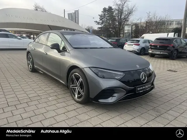 Mercedes-Benz EQE 300