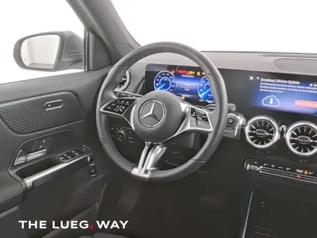 Mercedes-Benz EQB 350