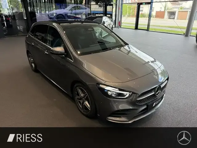 Mercedes-Benz B 200