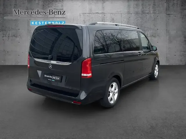Mercedes-Benz V 220