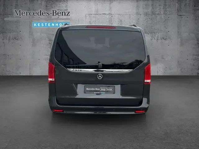 Mercedes-Benz V 220