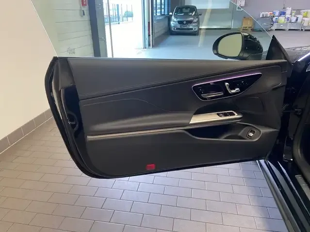 Mercedes-Benz CLE 200