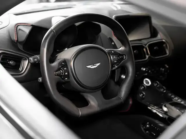 Aston Martin V8