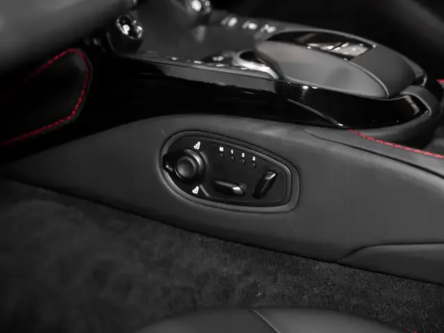 Aston Martin V8