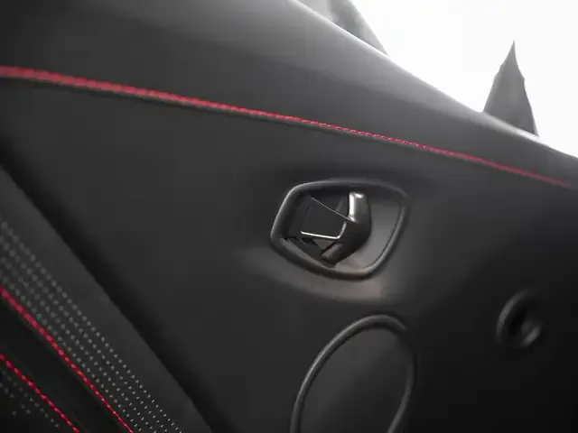 Aston Martin V8