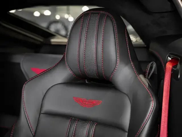 Aston Martin V8