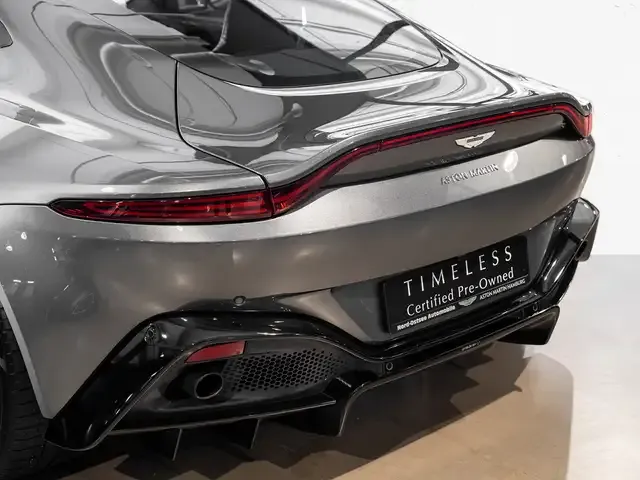 Aston Martin V8