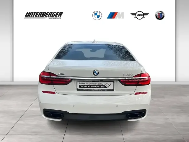BMW 740