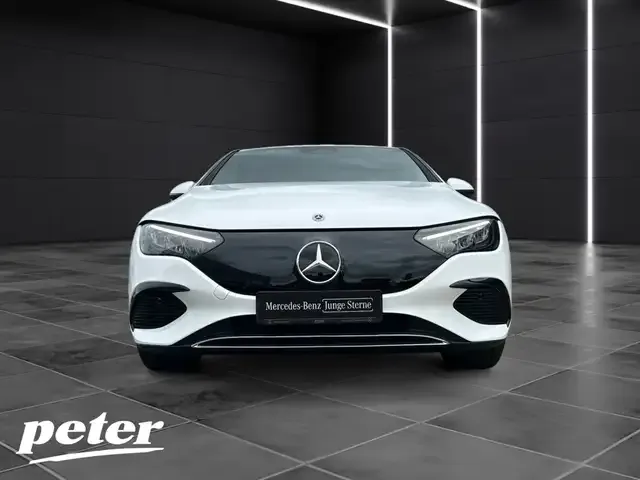 Mercedes-Benz EQE 300
