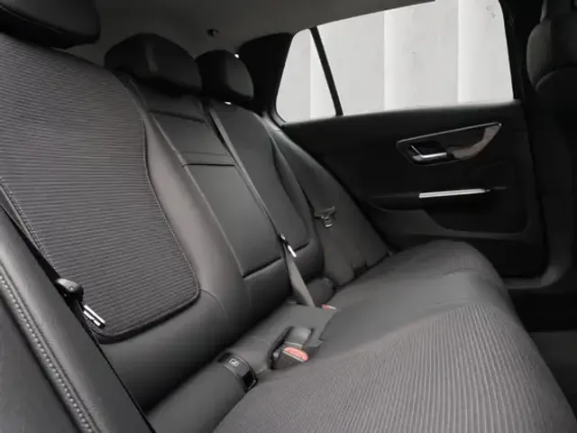 Mercedes-Benz EQE 350