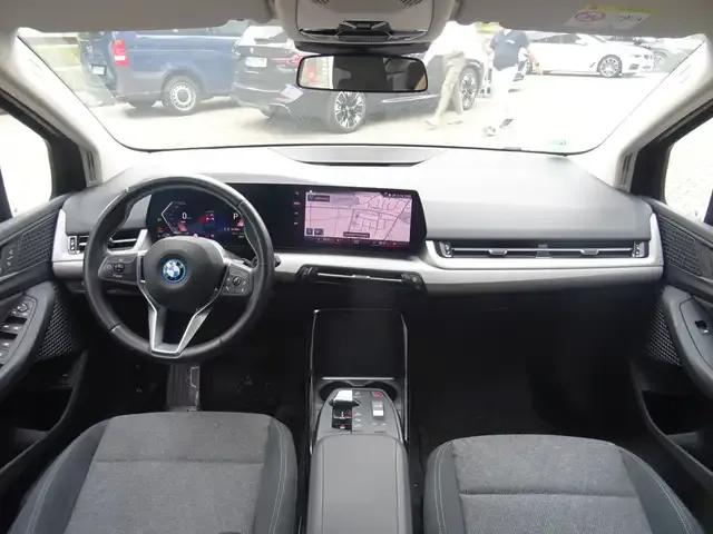 BMW 225