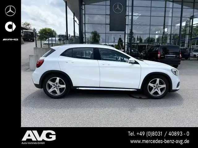 Mercedes-Benz GLA 200
