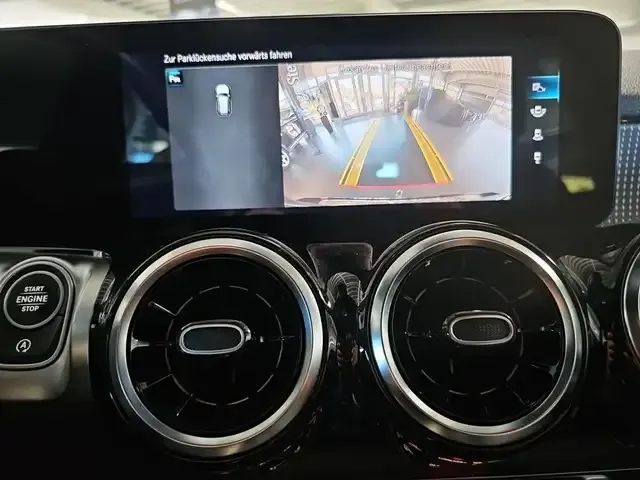 Mercedes-Benz GLB 200