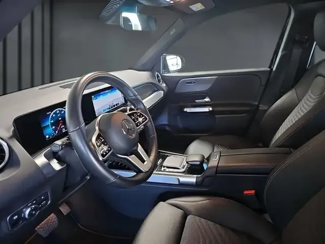 Mercedes-Benz GLB 200