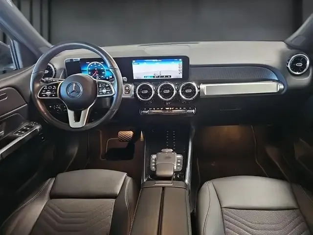 Mercedes-Benz GLB 200