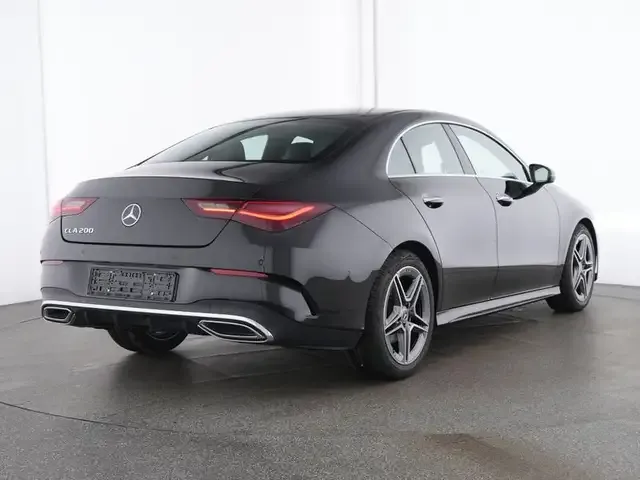 Mercedes-Benz CLA 200