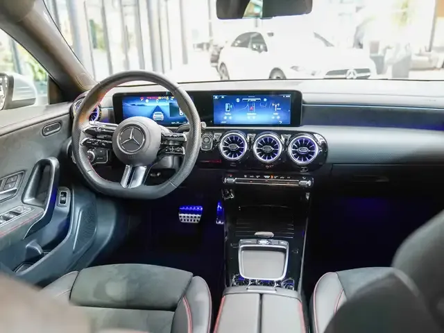 Mercedes-Benz CLA 220