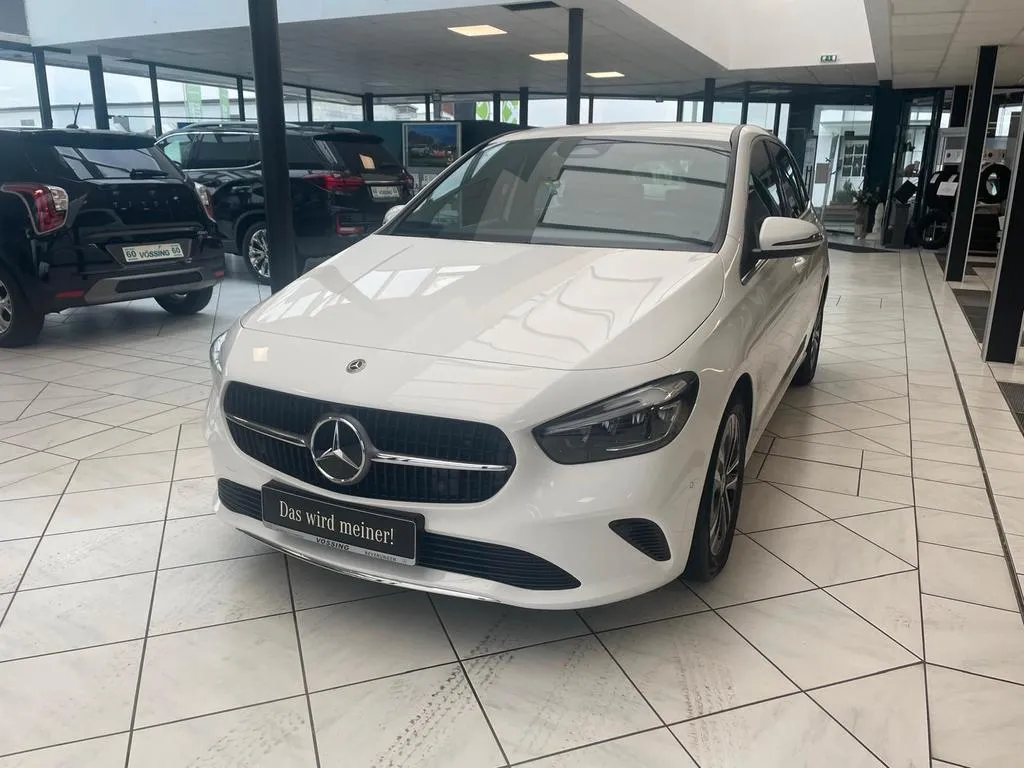 Mercedes-Benz B 180