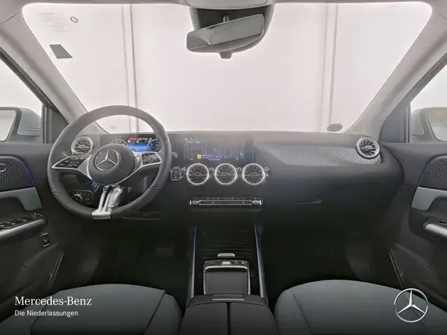 Mercedes-Benz GLA 220
