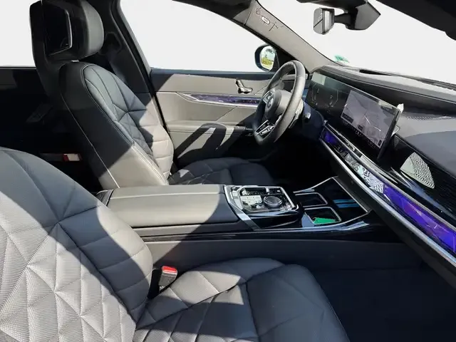 BMW 740
