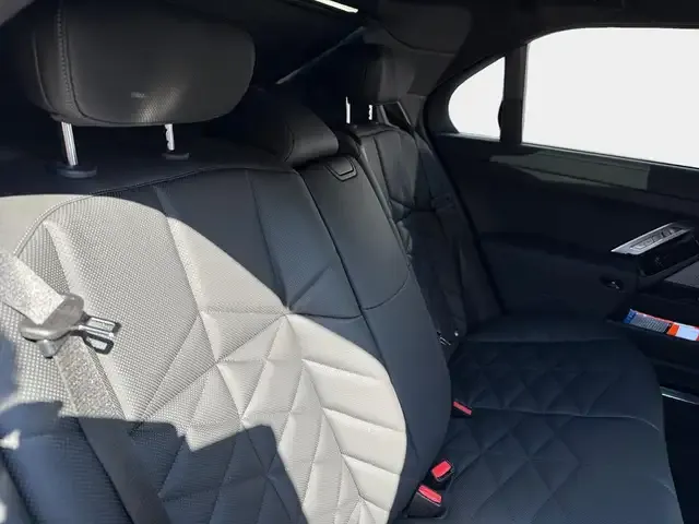 BMW 740