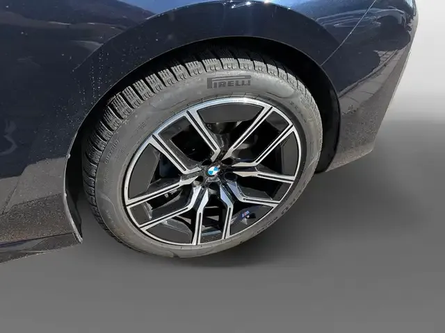 BMW 740