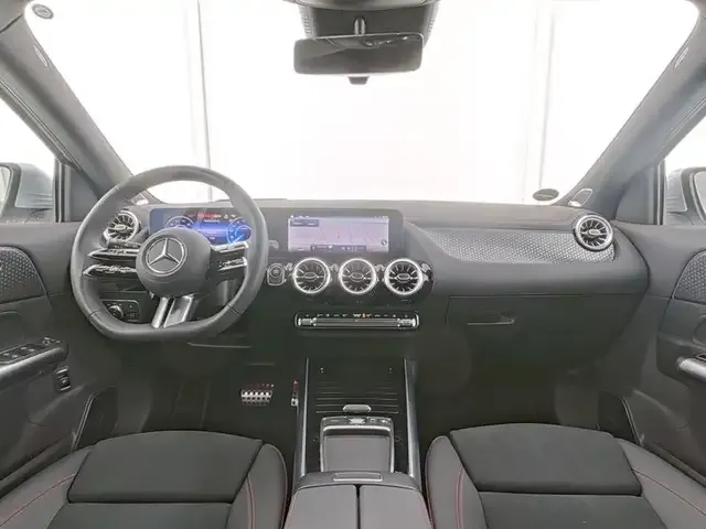 Mercedes-Benz EQA 300