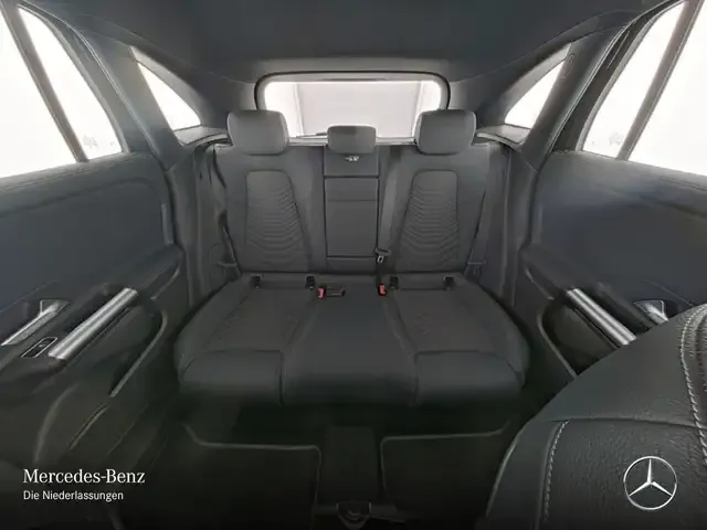 Mercedes-Benz EQA 300