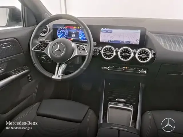 Mercedes-Benz EQA 300